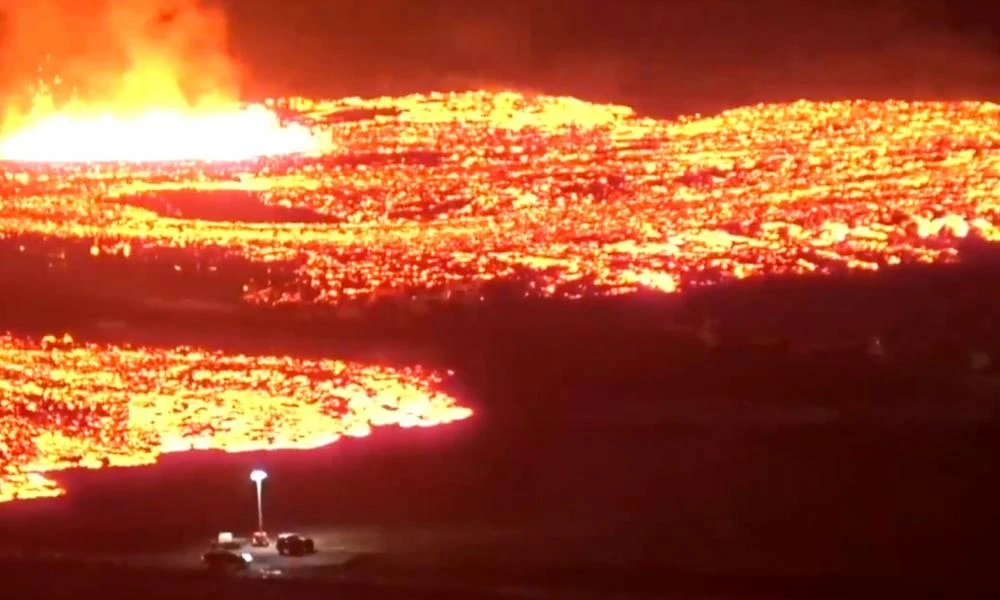 Εφιάλτης με την έκρηξη του ηφαιστείου στην Ισλανδία: H λάβα «έπνιξε» την πόλη Γκρίνταβικ